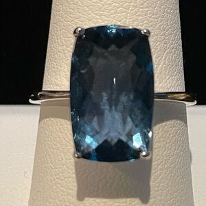 🌸Sterling Silver 925 Large Stone London Blue Topaz Ring Size 10 NWT